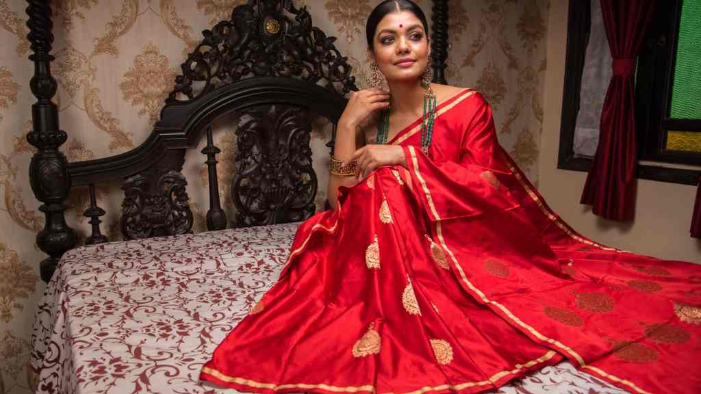 Explore The Timeless Elegance of Banarasi Silk Sarees Online at Chowdhrain